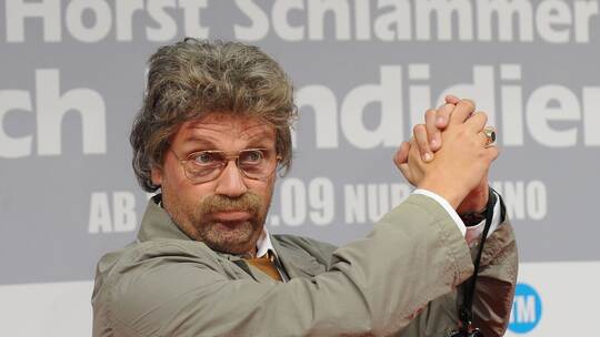 Hape Kerkeling als Horst Schlämmer Hape Kerkeling als Horst Schlämmer