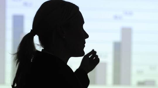 Frauen verdienen weiter weniger als Männer