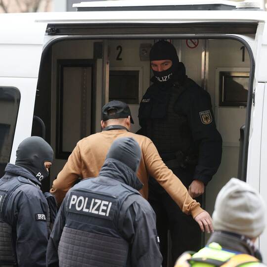 Großrazzia gegen Schwarzarbeit in Nagelstudios