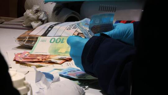 Großrazzia gegen Schwarzarbeit in Nagelstudios