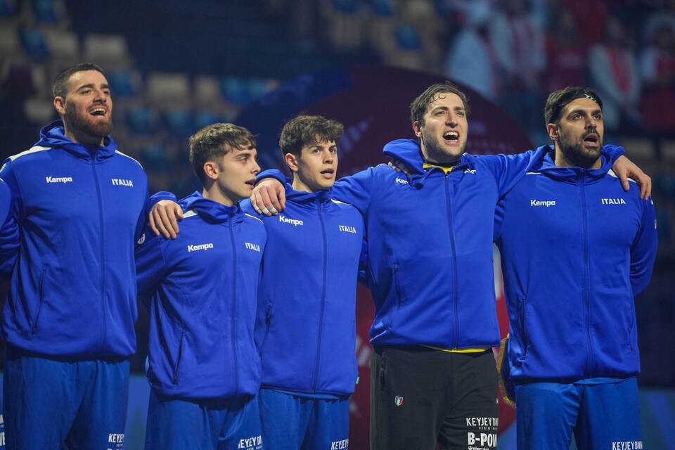 Italiens Handballer bei der Hymne