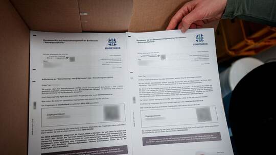 Neuer Wehrdienst - Erste Fragebögen werden verschickt