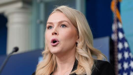 Pressebriefing im Weißen Haus - Karoline Leavitt