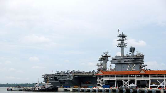 US-Flugzeugträger «Abraham Lincoln» in Malaysia US-Flugzeugträger «Abraham Lincoln» in Malaysia