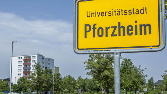 Ortsschild Huchenfeld Stadt Pforzheim