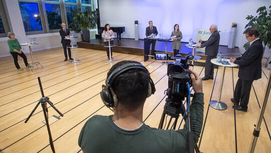 Interessante Gesprächsrunde unter Corona-Distanzregeln: Vor der Landtagswahl 2021 stellen sich Stefanie Seemann (Grüne, von link Podiumsdiskussion Landtagswahl Forum