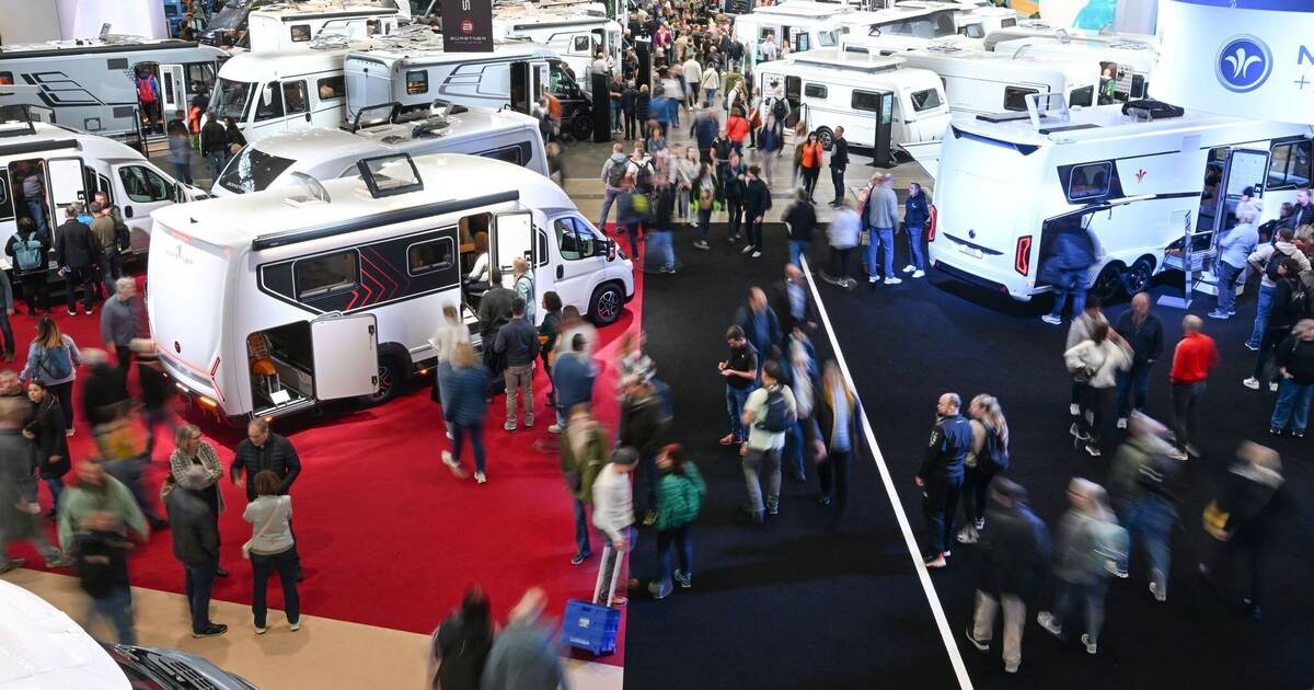 CMT travel fair: Halls packed despite S-Bahn closure