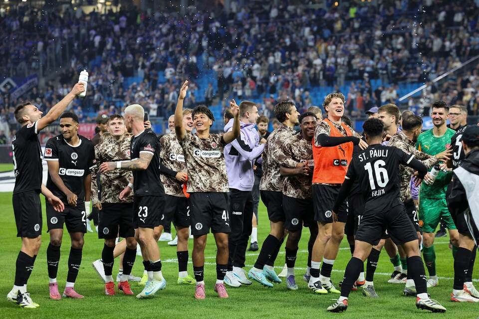 Hamburger SV gegen den FC St. Pauli Hamburger SV gegen den FC St. Pauli