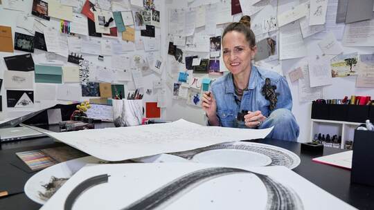 Künstlerin Jeannine Platz - Tag der Handschrift Künstlerin Jeannine Platz - Tag der Handschrift