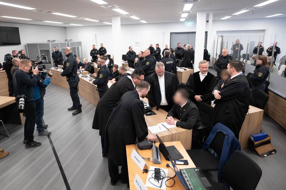 Prozessbeginn gegen mutmaßliche Mitglieder einer Neonazi-Gruppe