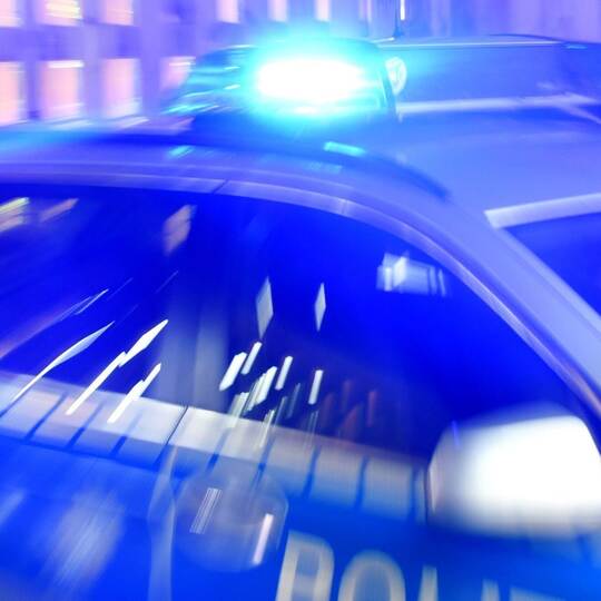 Blaulicht auf einem Polizeiauto Blaulicht auf einem Polizeiauto