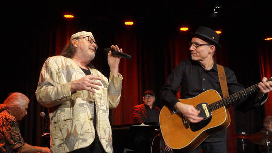 Eingeschworene Band: Edgar Müller (Piano), Jo Jung (Texte), Jörg Kraus (Gesang), Christoph Berner (Gitarre) und Helmut Kipp (Sch