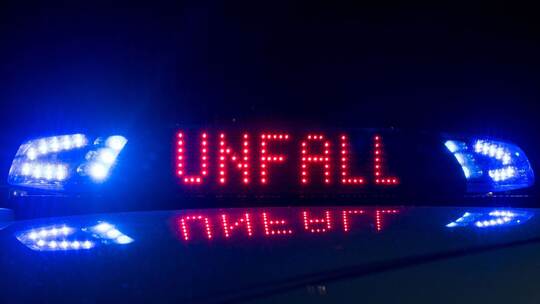 Blaulicht und der Hinweis "Unfall"