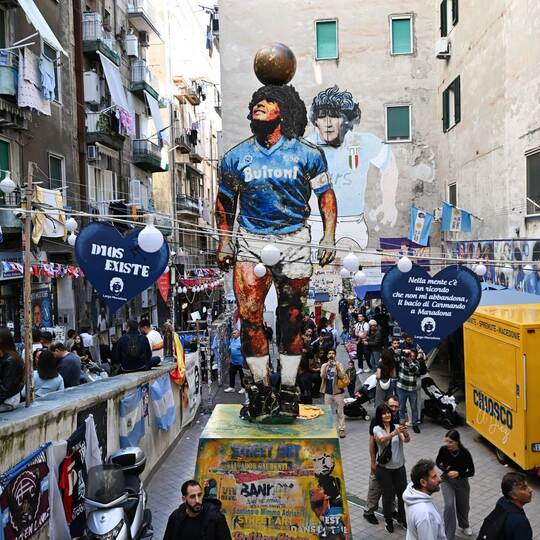 SSC Neapel - Eintracht Frankfurt - Features