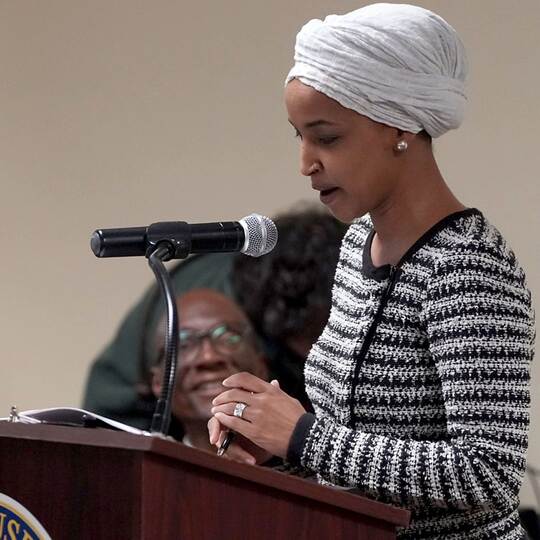 US-Abgeordnete Omar bei Auftritt in Minneapolis angegriffen