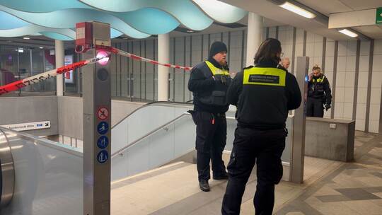 U-Bahn überrollt zwei Menschen in Hamburg U-Bahn überrollt zwei Menschen in Hamburg