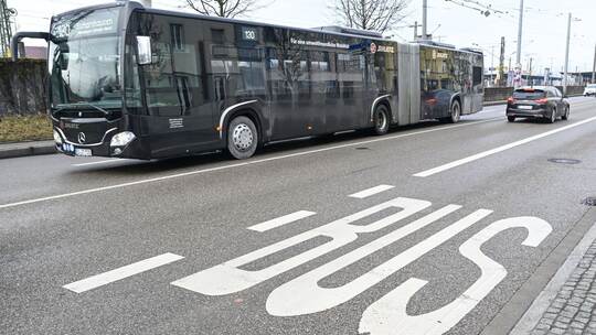 Vor Warnstreiks im öffentlichen Nahverkehr - Esslingen