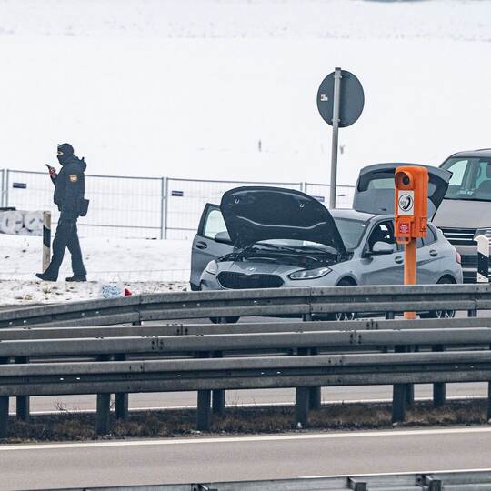 Verdacht auf Sprengstoff - A3 gesperrt