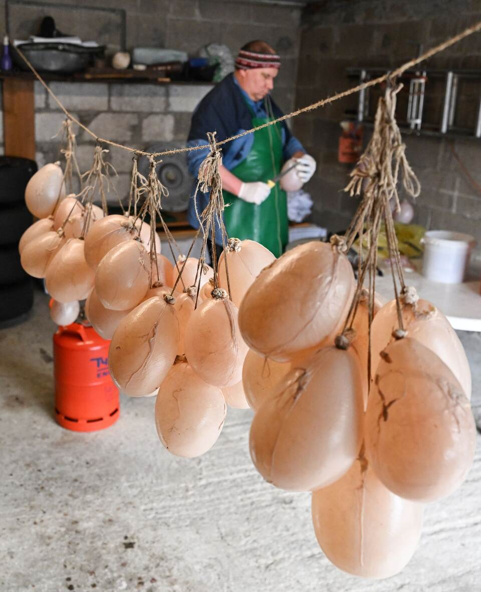 Produktion von traditionellen Fastnachts "Saublodere"
