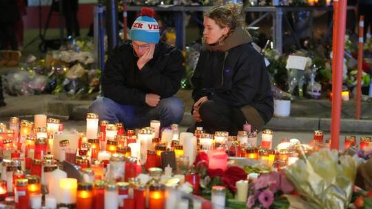 Ein 18-Jähriger ist nach dem Brand in Crans-Montana nun gestorben Ein 18-Jähriger ist nach dem Brand in Crans-Montana nun gestorben