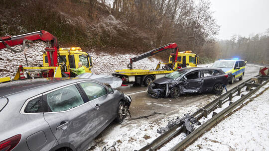 Unfall zwei PKW L1185 zwischen Niefern und Öschelbronn