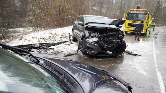 Unfall zwei PKW L1185 zwischen Niefern und Öschelbronn