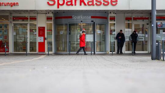 Sparkasse öffnet wieder - Schließfächer weiterhin zu