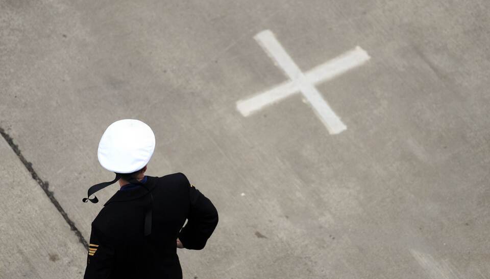 Fregatte im Hafen Fregatte im Hafen