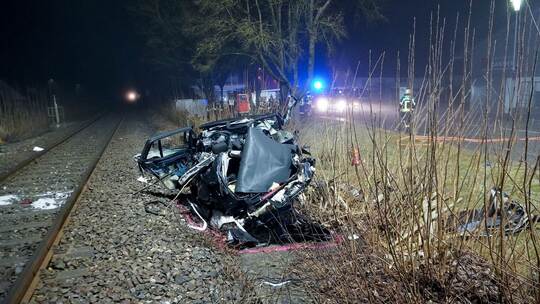 Nach Kollision mit Zug tödlich verletzt