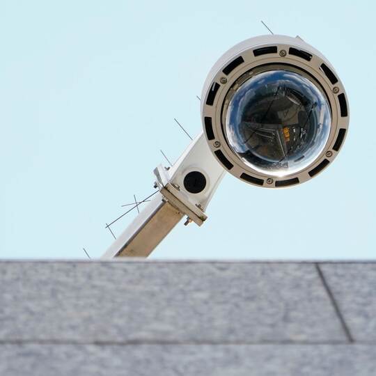 Überwachungskamera im öffentlichen Raum