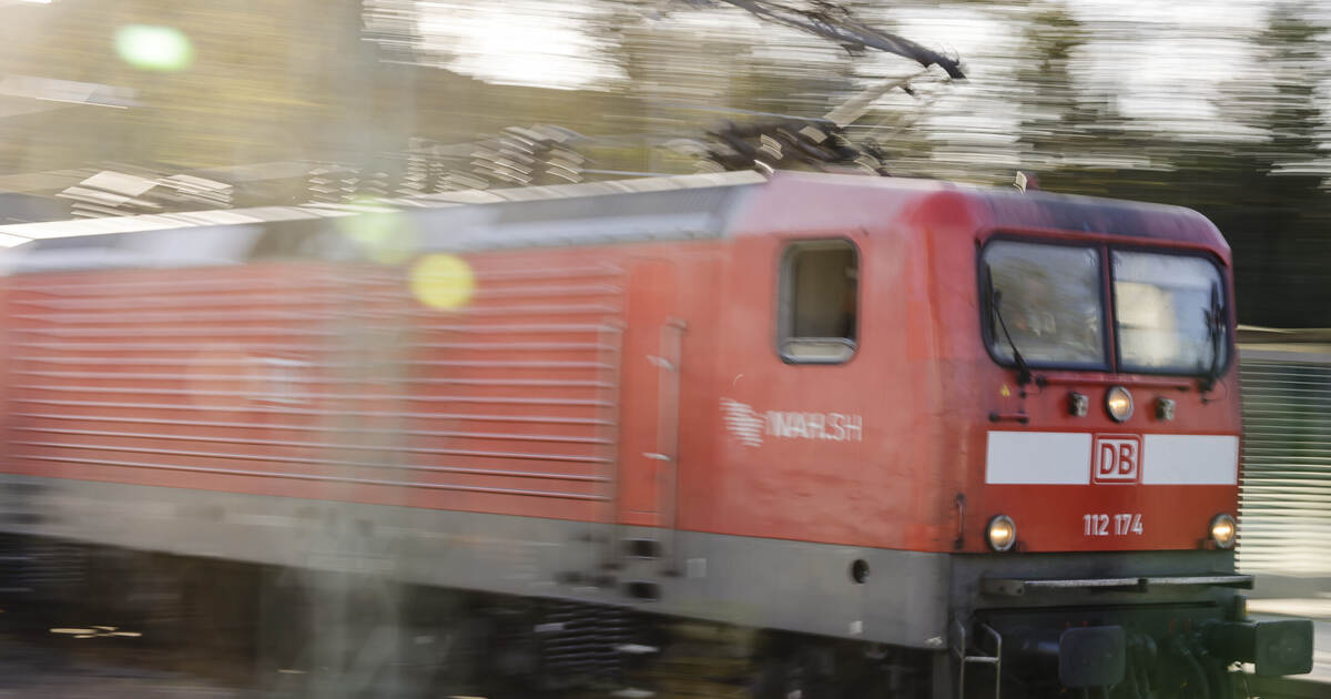 Schaffner nach Angriff gestorben: Bundesweite Schweigeminute an Bahnhöfen ...