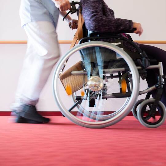 Sozialer Pflichtdienst? Dreiviertel in Umfrage dafür