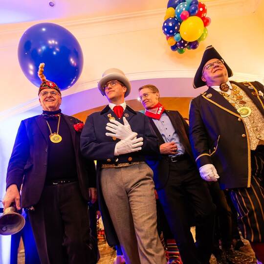 CDU-Spitzenkandidat Hagel bekommt "Goldene Narrenschelle"