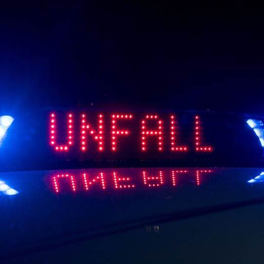 Blaulicht und der Hinweis "Unfall"
