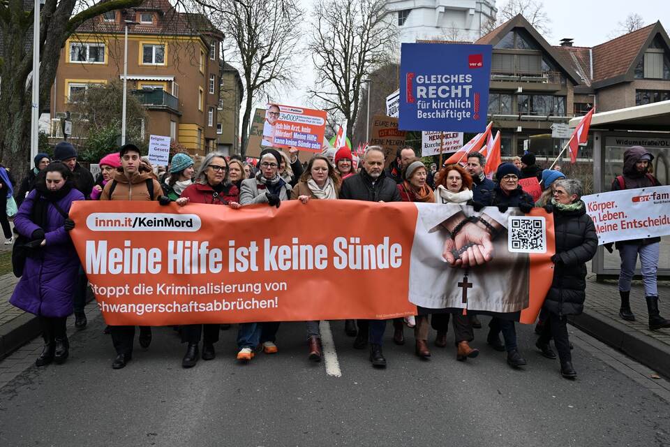 Streit um Abtreibung vor Gericht