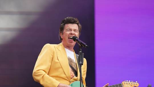 Kultsänger Rick Astley wird 60: «Ich habe eine Rockband»