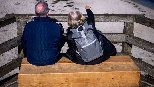Rentner an der Ostseeküste