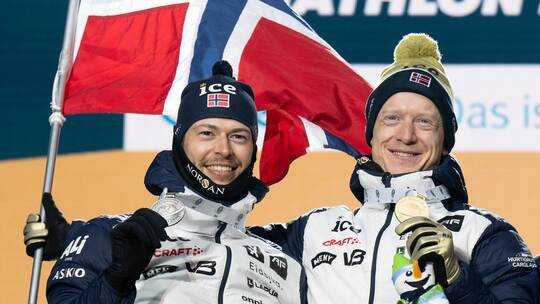 Sturla Holm Laegreid (l) und Johannes Thingnes Bö