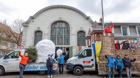 Die fleißigen Gilde-Mitglieder freuen sich: Nur noch ein paar letzte Feinschliffe fehlen, bevor die Wagen endlich durch den Stad Wagenbau Belrem Gilde
