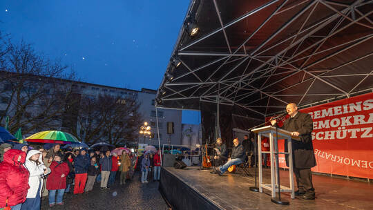Demokratie Kundgebung Blumenhof