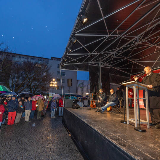 Demokratie Kundgebung Blumenhof