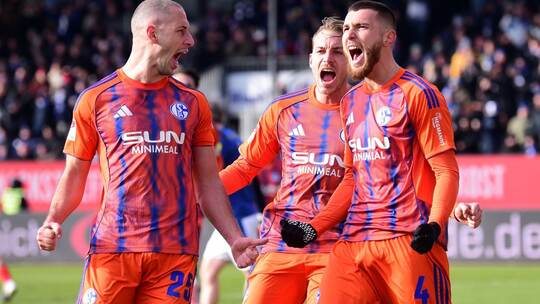 Holstein Kiel - FC Schalke 04 Holstein Kiel - FC Schalke 04