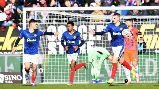 Holstein Kiel - FC Schalke 04 Holstein Kiel - FC Schalke 04