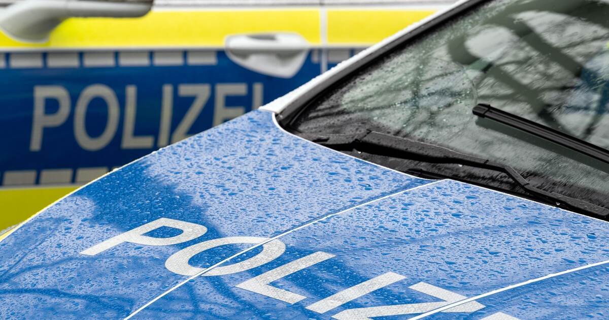 Road closure between Engelsbrand and Neuenbürg: Entire roadway covered in ...