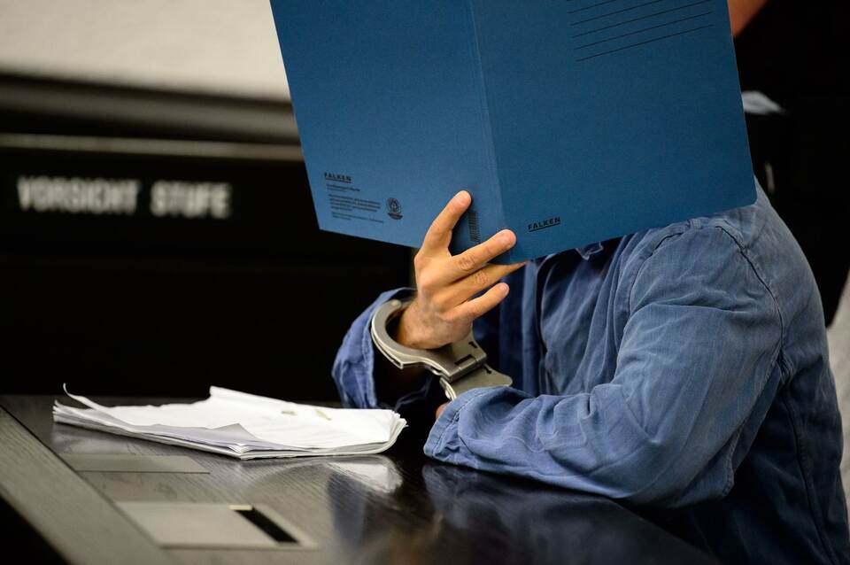 Prozess um Kriegsverbrechen gegen 24-Jährigen