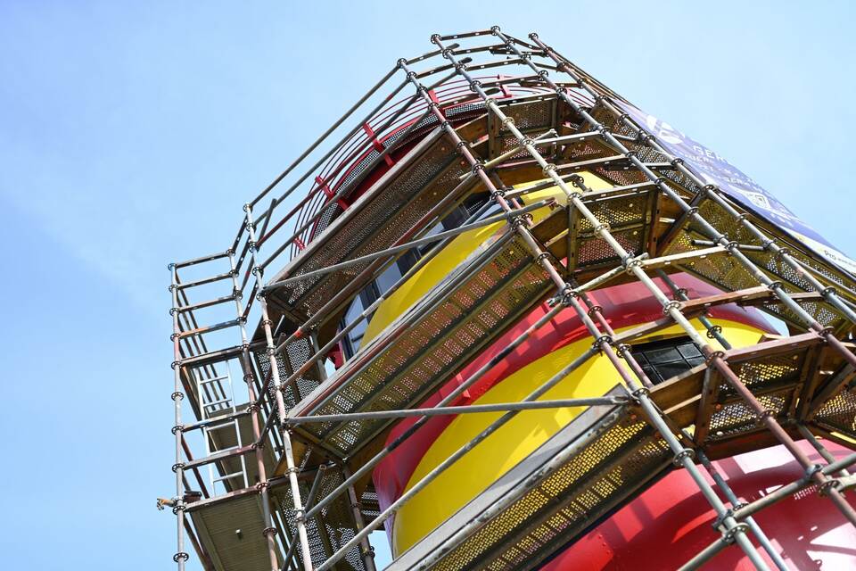 Pilsumer Leuchtturm bekommt Neuanstrich