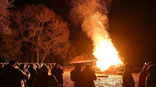 Funkenfeuer treiben den Winter aus Funkenfeuer treiben den Winter aus