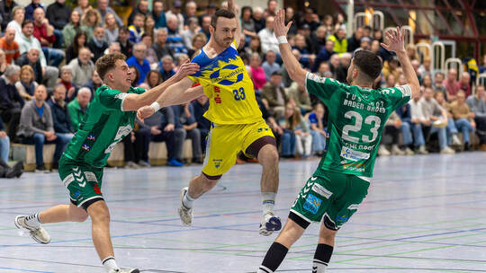 Mattes Meyer trifft gegen den TVS Baden-Baden fünf Mal für den HC Neuenbürg.Ralf Becker
