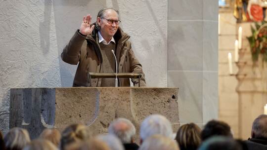 Fastenpredigt mit Schönheitschirurg Mang