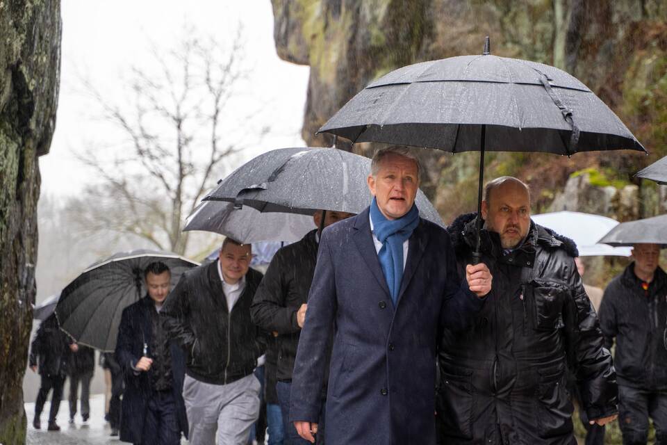 Höcke besucht Externsteine in Lippe